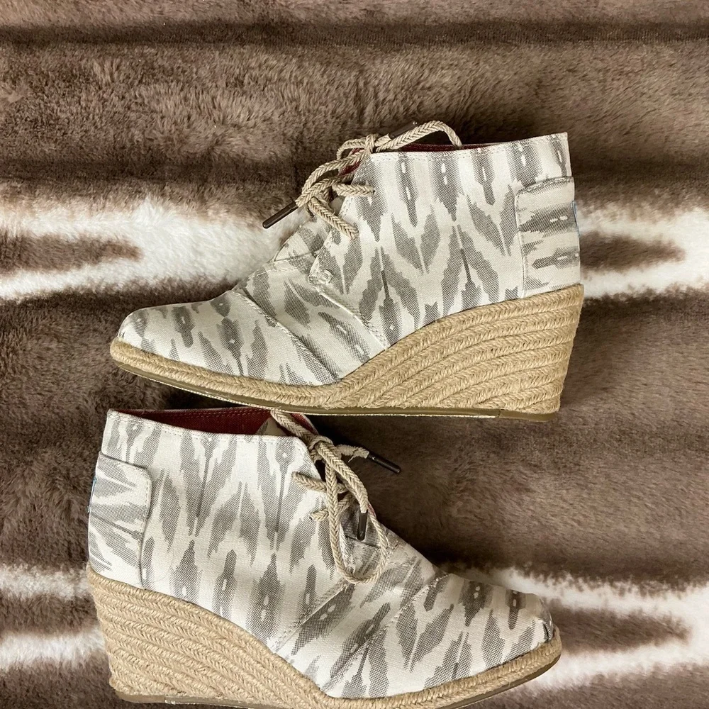 NEW Toms Women's Patterned Espadrilles Wedges Sz W8.5